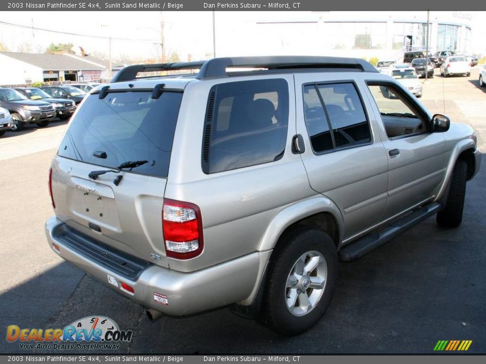2003 Nissan Pathfinder SE 4x4 Sunlit Sand Metallic / Beige Photo #5