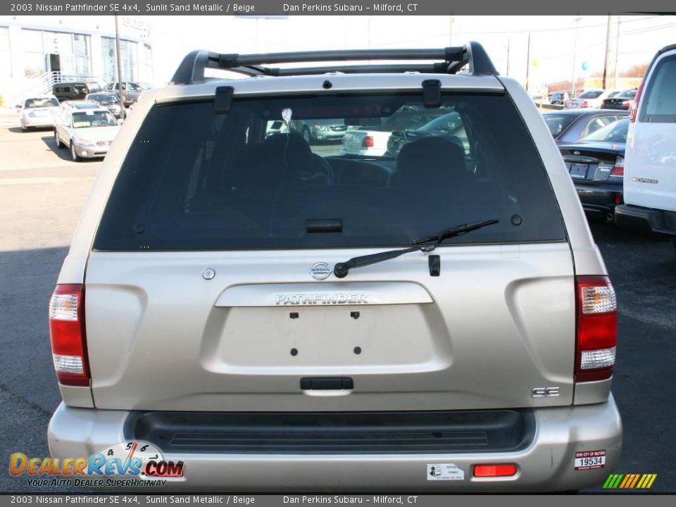 2003 Nissan Pathfinder SE 4x4 Sunlit Sand Metallic / Beige Photo #6
