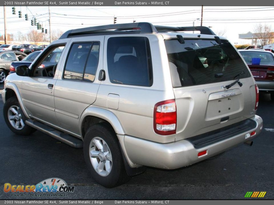 2003 Nissan Pathfinder SE 4x4 Sunlit Sand Metallic / Beige Photo #8