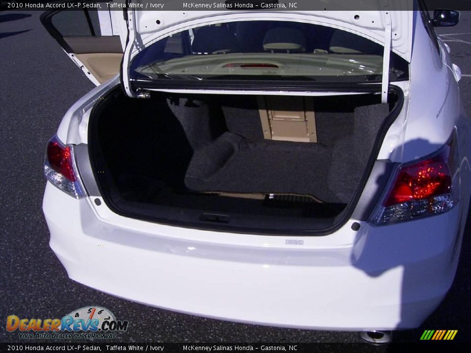 2010 Honda Accord LX-P Sedan Taffeta White / Ivory Photo #13