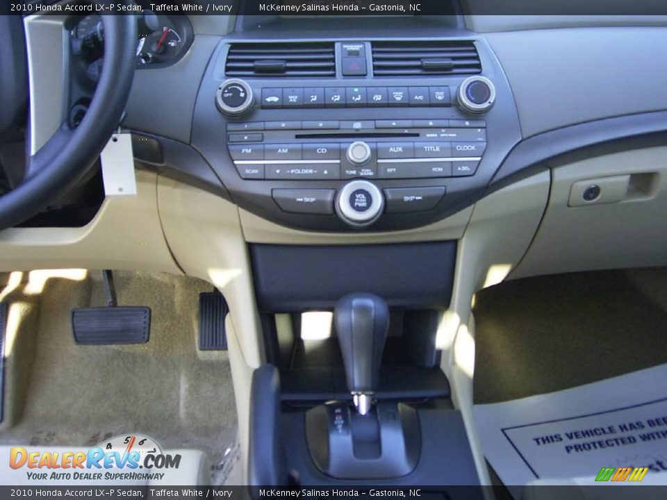 2010 Honda Accord LX-P Sedan Taffeta White / Ivory Photo #23