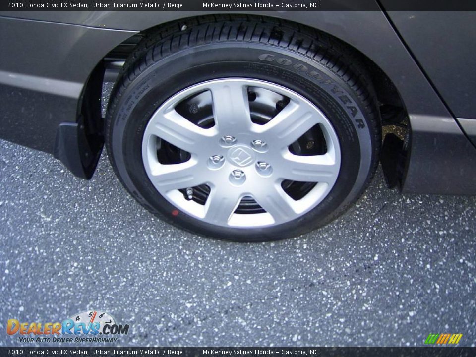 2010 Honda Civic LX Sedan Urban Titanium Metallic / Beige Photo #18