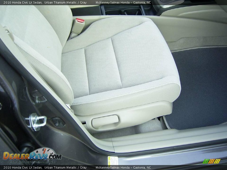 2010 Honda Civic LX Sedan Urban Titanium Metallic / Gray Photo #15