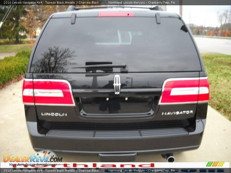 2010 Lincoln Navigator 4x4 Tuxedo Black Metallic / Charcoal Black Photo #3
