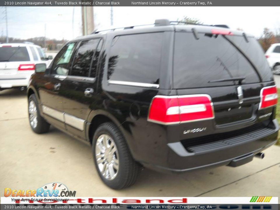 2010 Lincoln Navigator 4x4 Tuxedo Black Metallic / Charcoal Black Photo #4