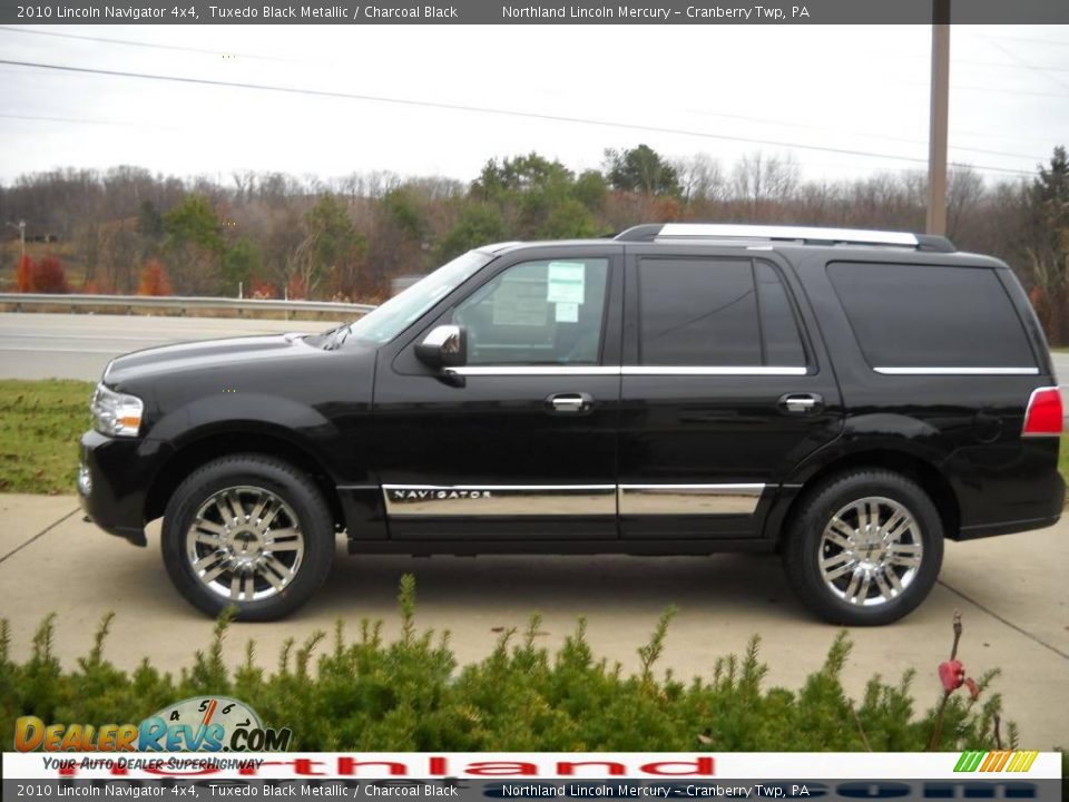 2010 Lincoln Navigator 4x4 Tuxedo Black Metallic / Charcoal Black Photo #5