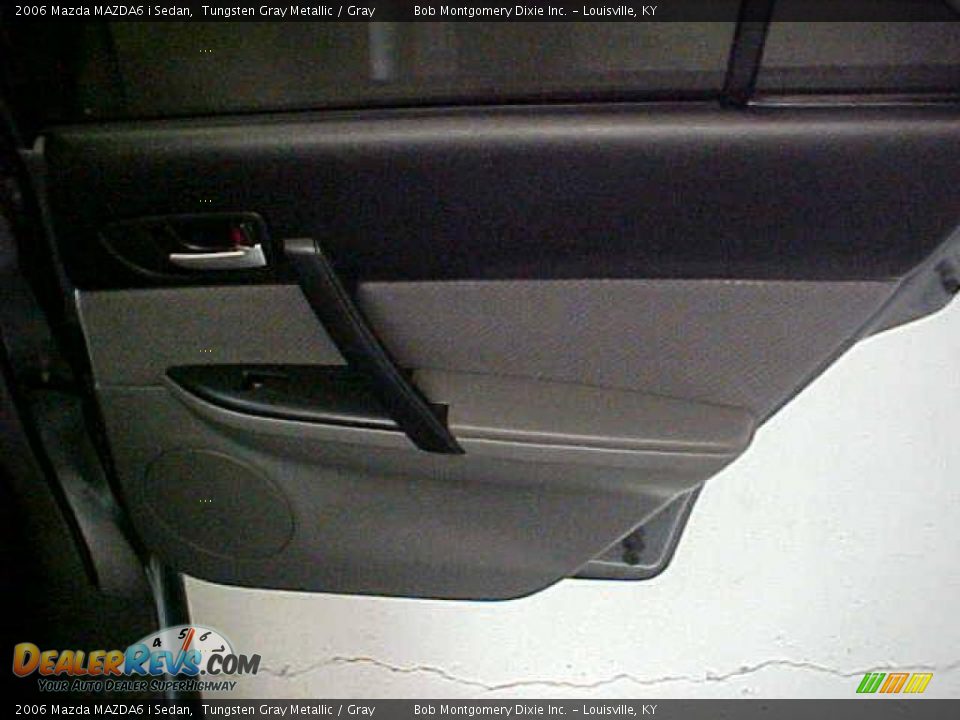 2006 Mazda MAZDA6 i Sedan Tungsten Gray Metallic / Gray Photo #18