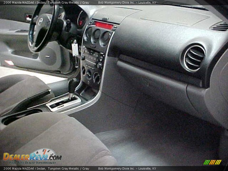 2006 Mazda MAZDA6 i Sedan Tungsten Gray Metallic / Gray Photo #20