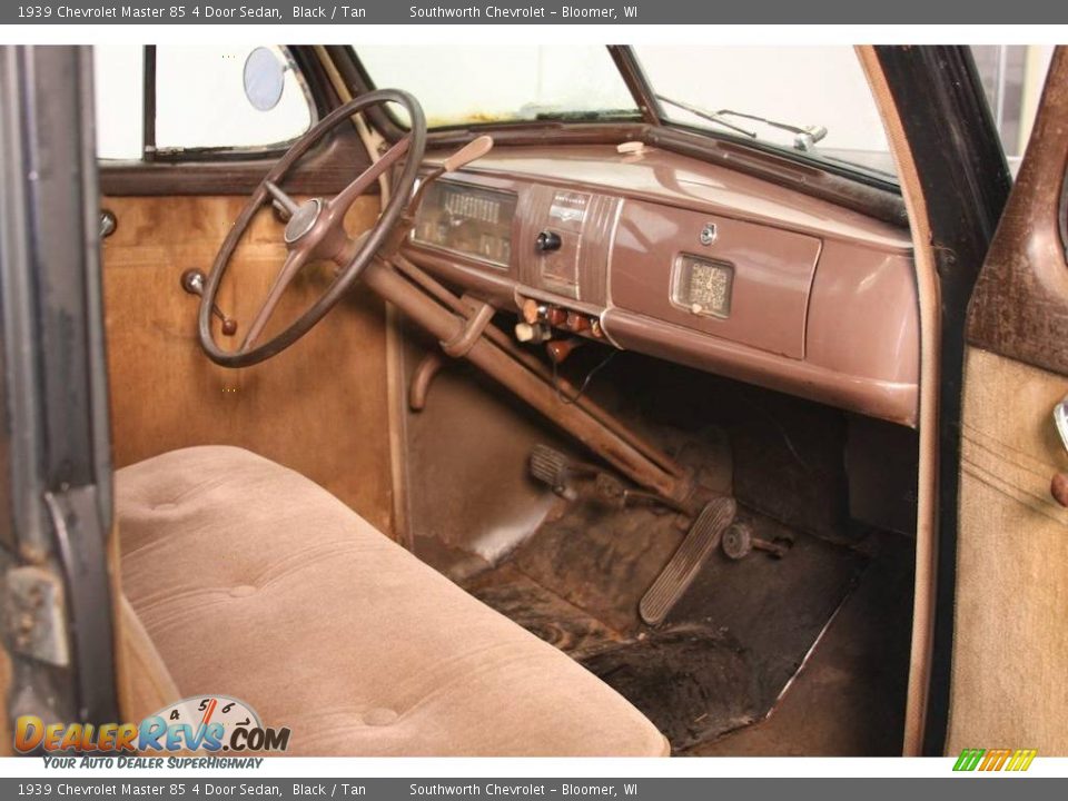 1939 Chevrolet Master 85 4 Door Sedan Black / Tan Photo #9