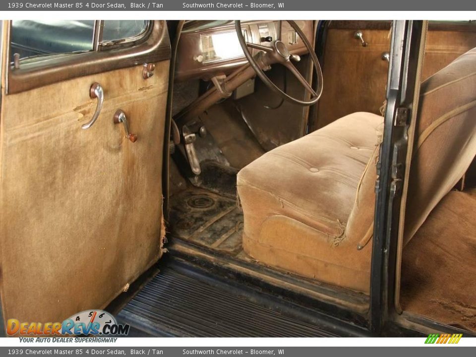 1939 Chevrolet Master 85 4 Door Sedan Black / Tan Photo #10