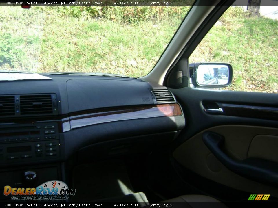 2003 BMW 3 Series 325i Sedan Jet Black / Natural Brown Photo #15