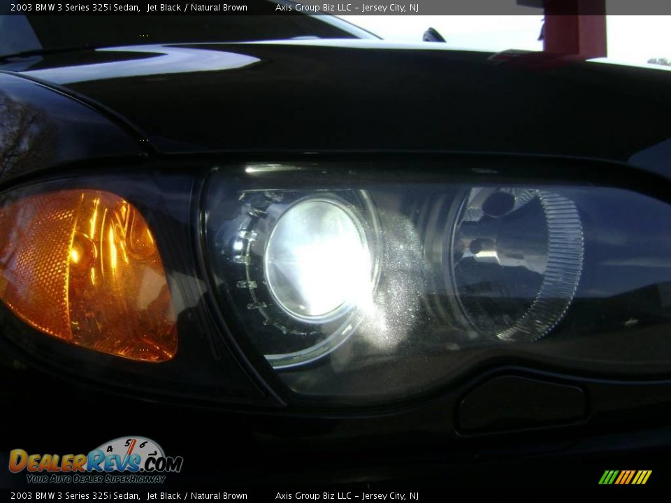 2003 BMW 3 Series 325i Sedan Jet Black / Natural Brown Photo #24