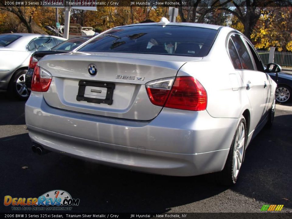 2006 BMW 3 Series 325xi Sedan Titanium Silver Metallic / Grey Photo #4