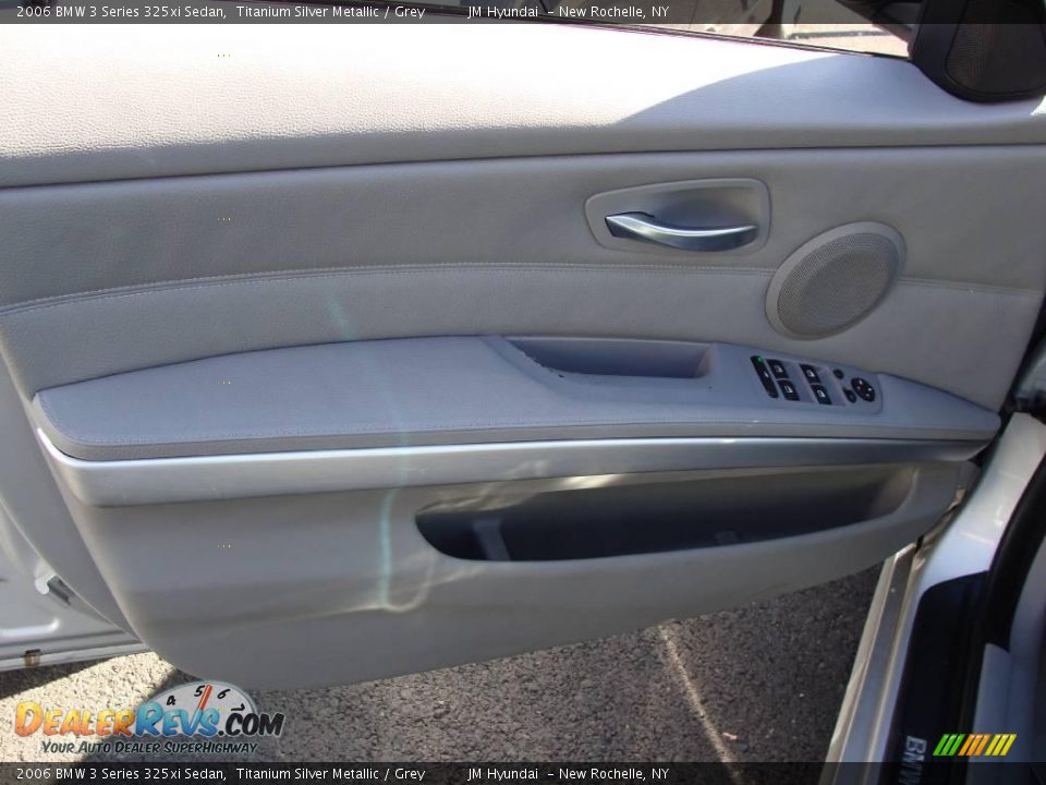2006 BMW 3 Series 325xi Sedan Titanium Silver Metallic / Grey Photo #9