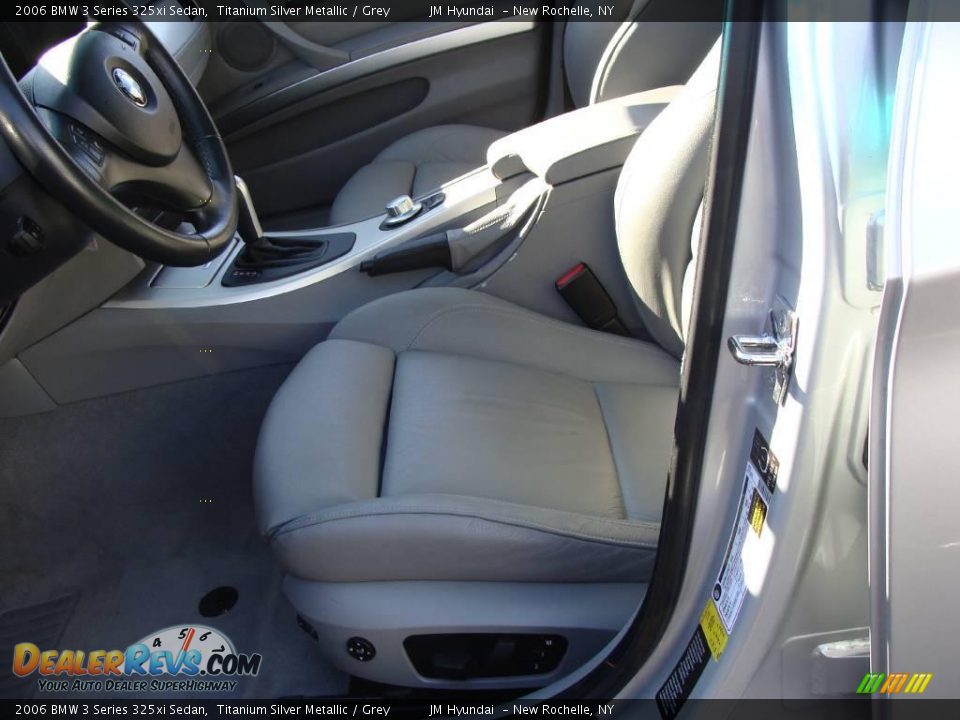 2006 BMW 3 Series 325xi Sedan Titanium Silver Metallic / Grey Photo #11