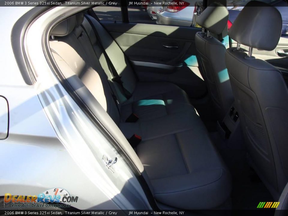 2006 BMW 3 Series 325xi Sedan Titanium Silver Metallic / Grey Photo #15