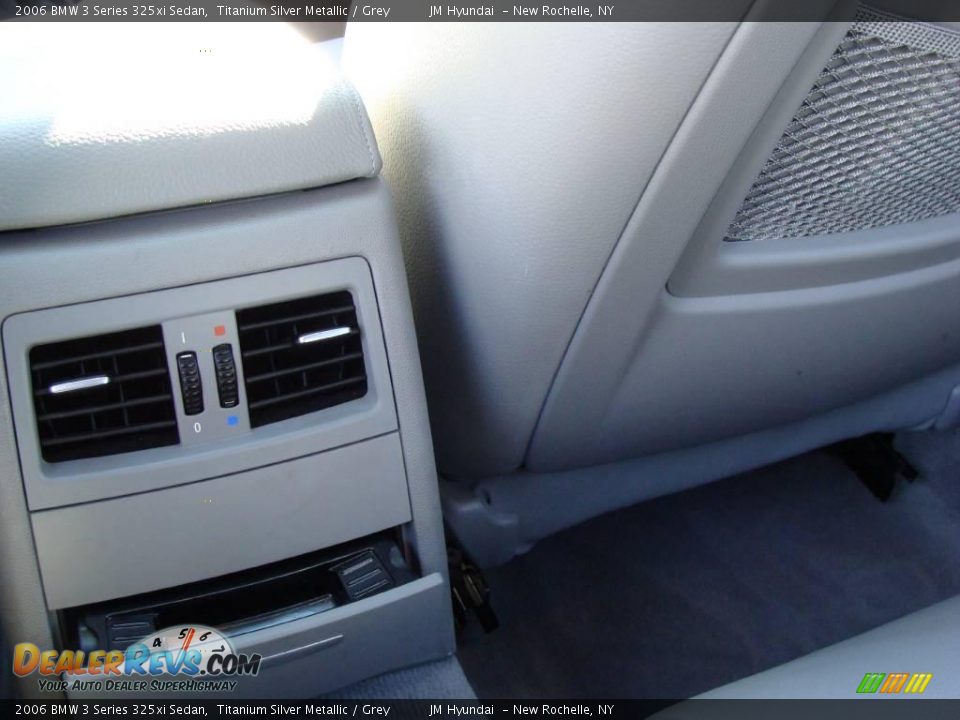 2006 BMW 3 Series 325xi Sedan Titanium Silver Metallic / Grey Photo #21
