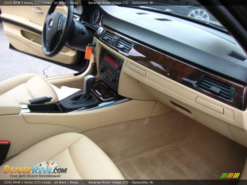 2006 BMW 3 Series 325i Sedan Jet Black / Beige Photo #17