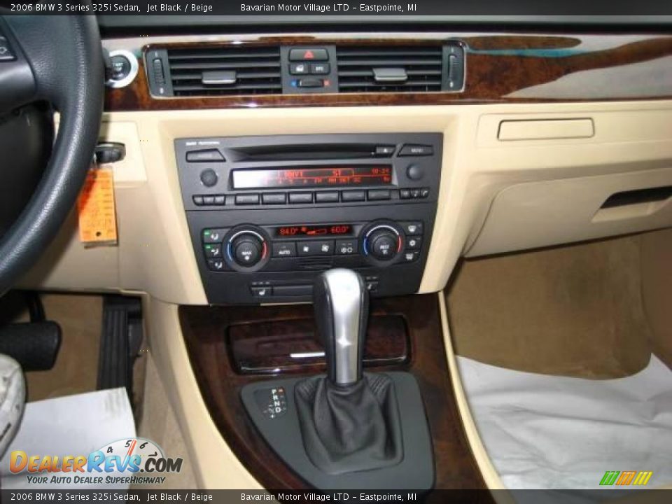 2006 BMW 3 Series 325i Sedan Jet Black / Beige Photo #20
