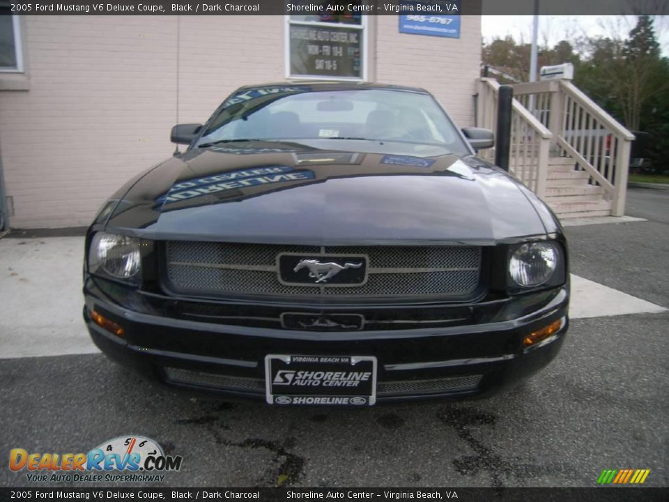 2005 Ford Mustang V6 Deluxe Coupe Black / Dark Charcoal Photo #1