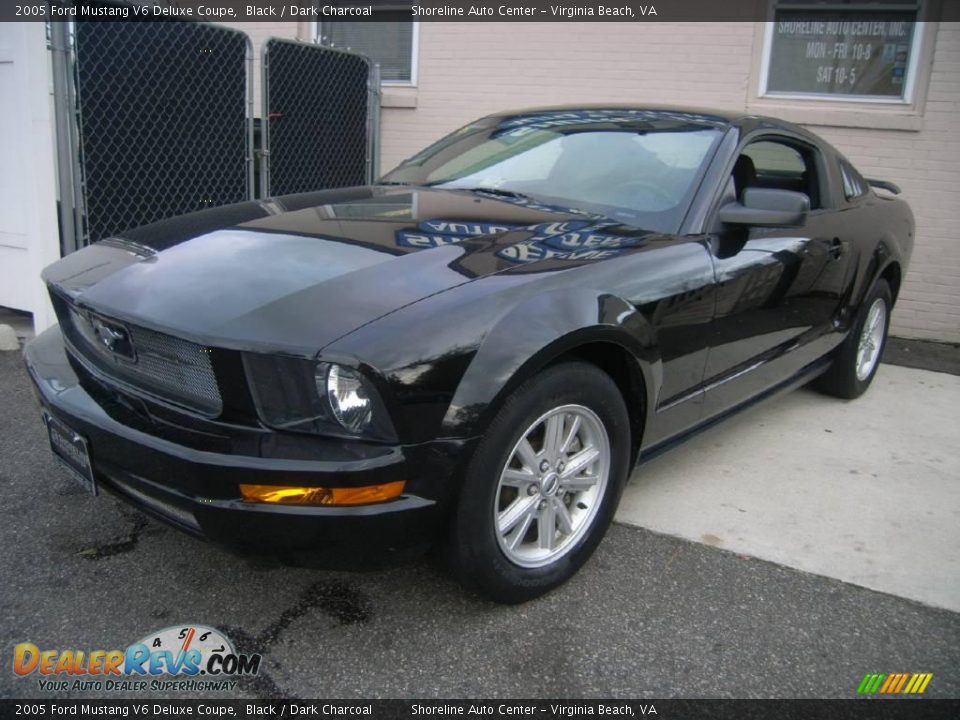 2005 Ford Mustang V6 Deluxe Coupe Black Dark Charcoal Photo 2