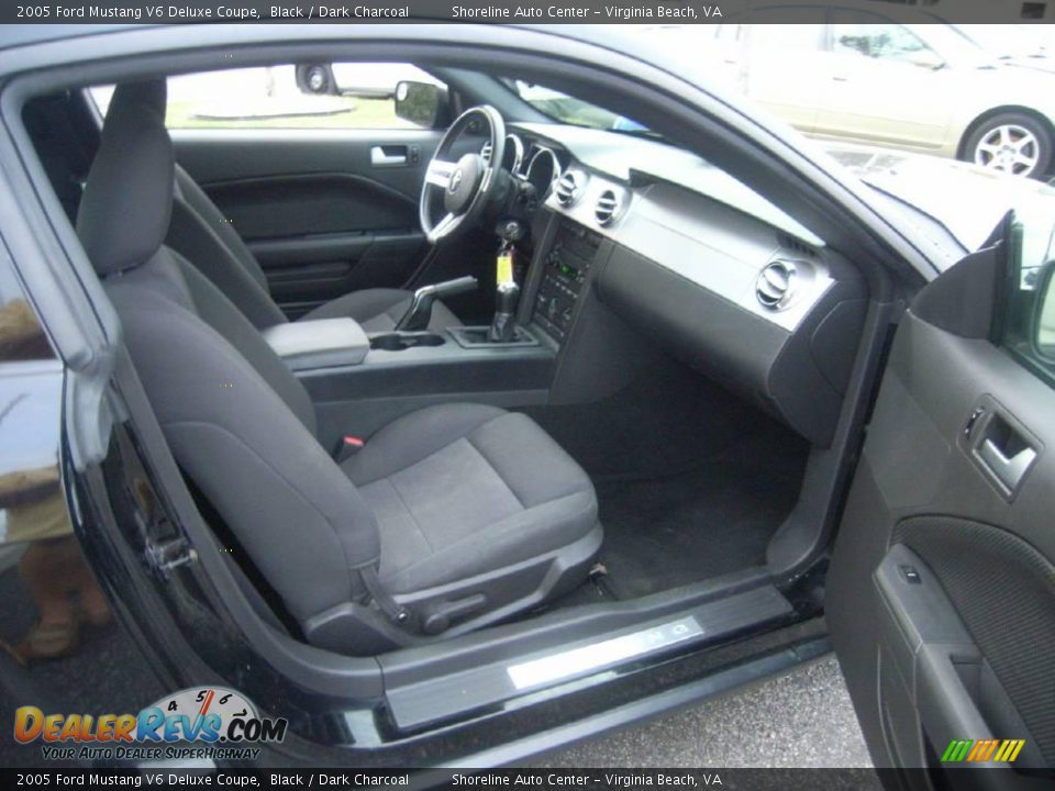2005 Ford Mustang V6 Deluxe Coupe Black / Dark Charcoal Photo #10