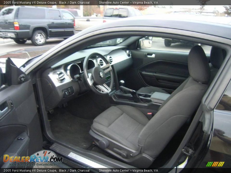 2005 Ford Mustang V6 Deluxe Coupe Black / Dark Charcoal Photo #13