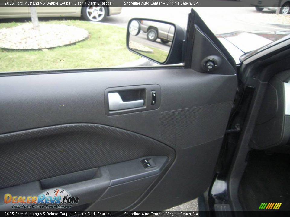2005 Ford Mustang V6 Deluxe Coupe Black / Dark Charcoal Photo #14