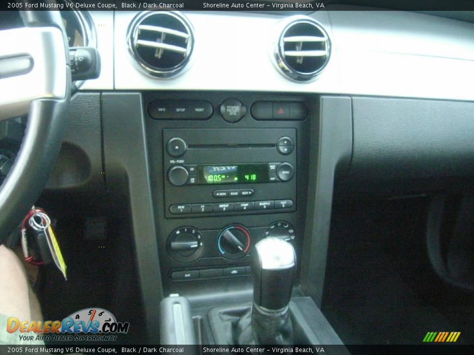 2005 Ford Mustang V6 Deluxe Coupe Black / Dark Charcoal Photo #17