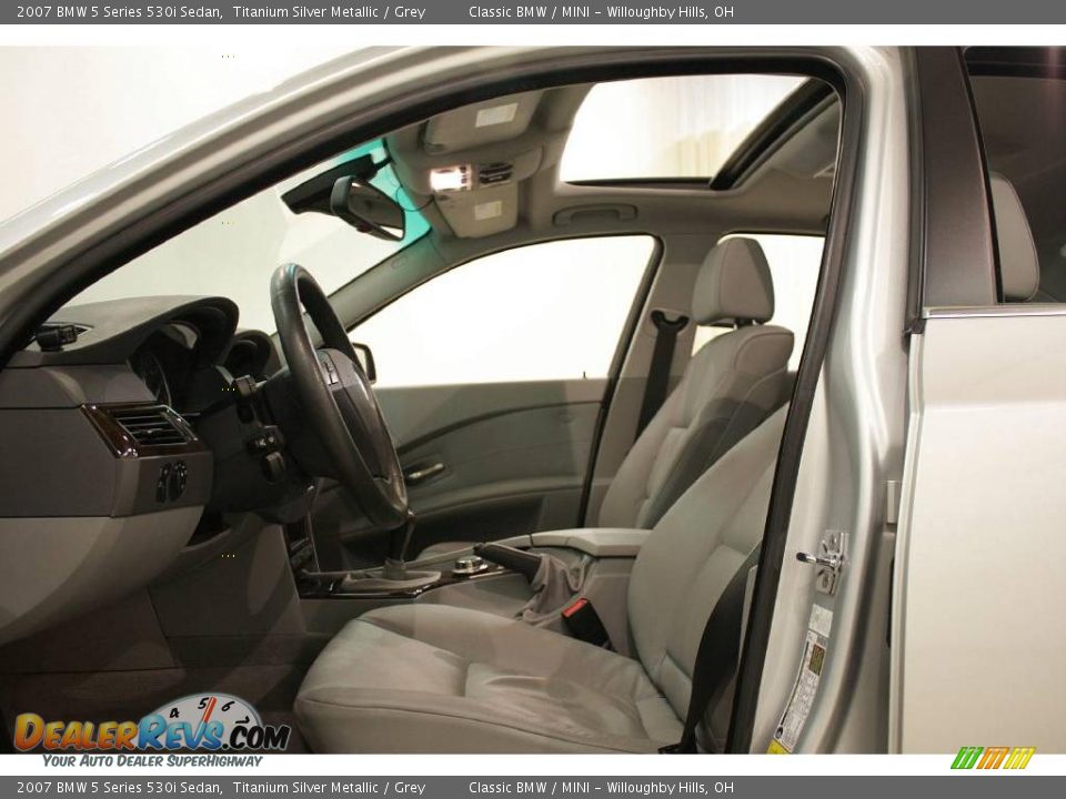2007 BMW 5 Series 530i Sedan Titanium Silver Metallic / Grey Photo #10