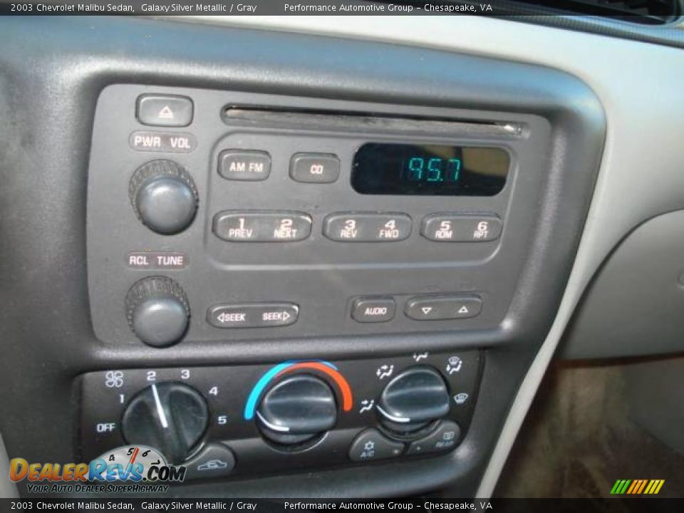 2003 Chevrolet Malibu Sedan Galaxy Silver Metallic / Gray Photo #15