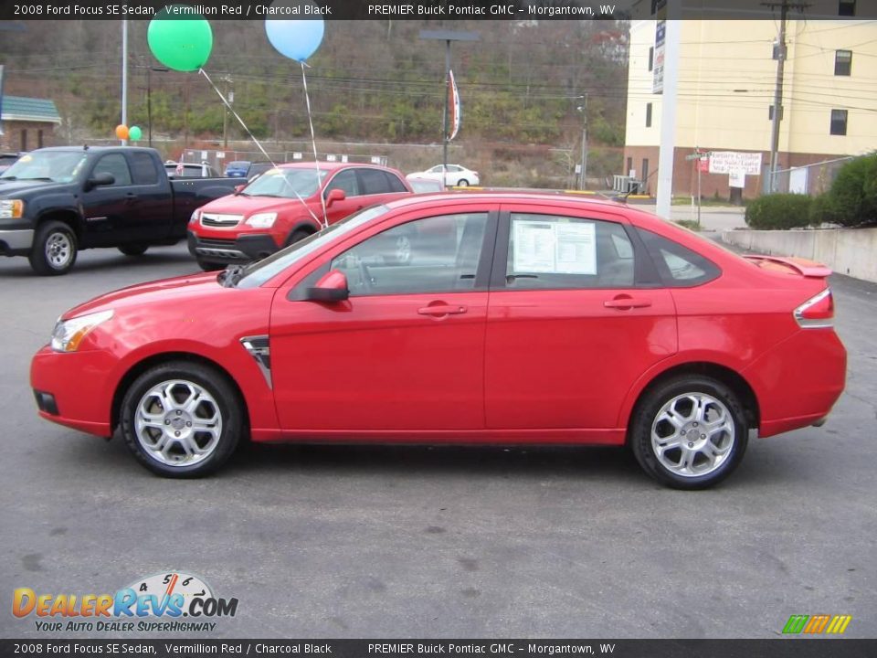 2008 Ford Focus SE Sedan Vermillion Red / Charcoal Black Photo #3