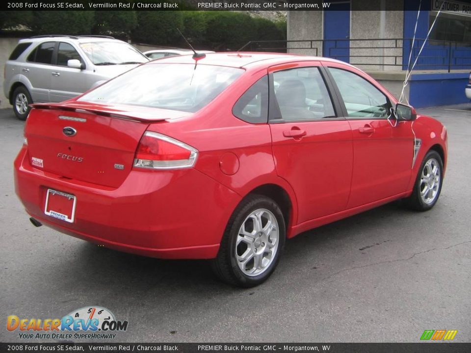 2008 Ford Focus SE Sedan Vermillion Red / Charcoal Black Photo #6