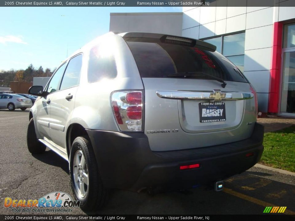 2005 Chevrolet Equinox LS AWD Galaxy Silver Metallic / Light Gray Photo #8