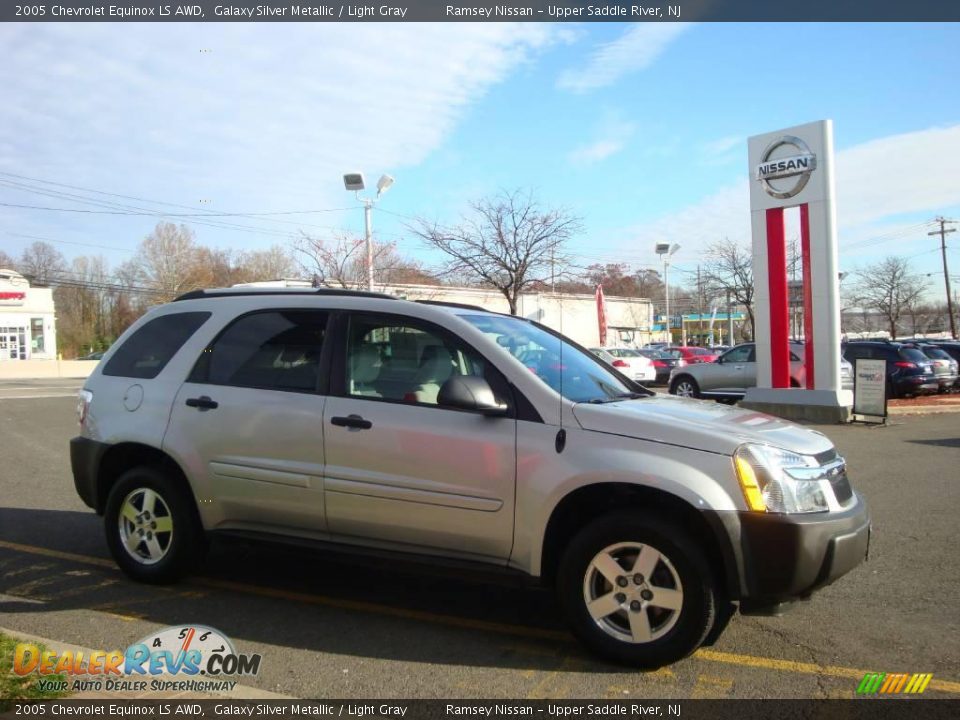 2005 Chevrolet Equinox LS AWD Galaxy Silver Metallic / Light Gray Photo #13