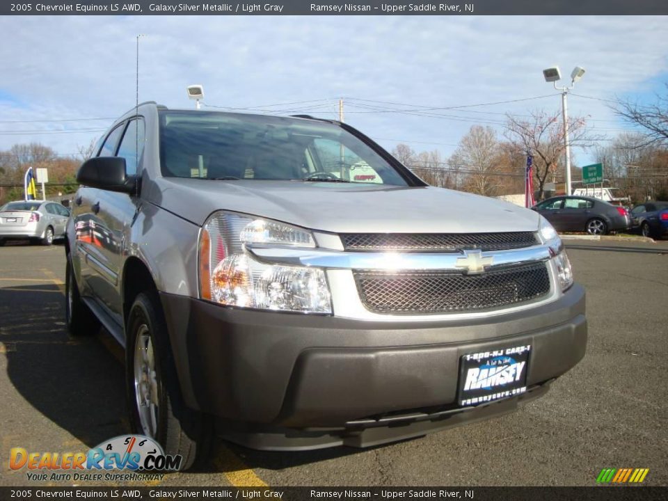 2005 Chevrolet Equinox LS AWD Galaxy Silver Metallic / Light Gray Photo #15
