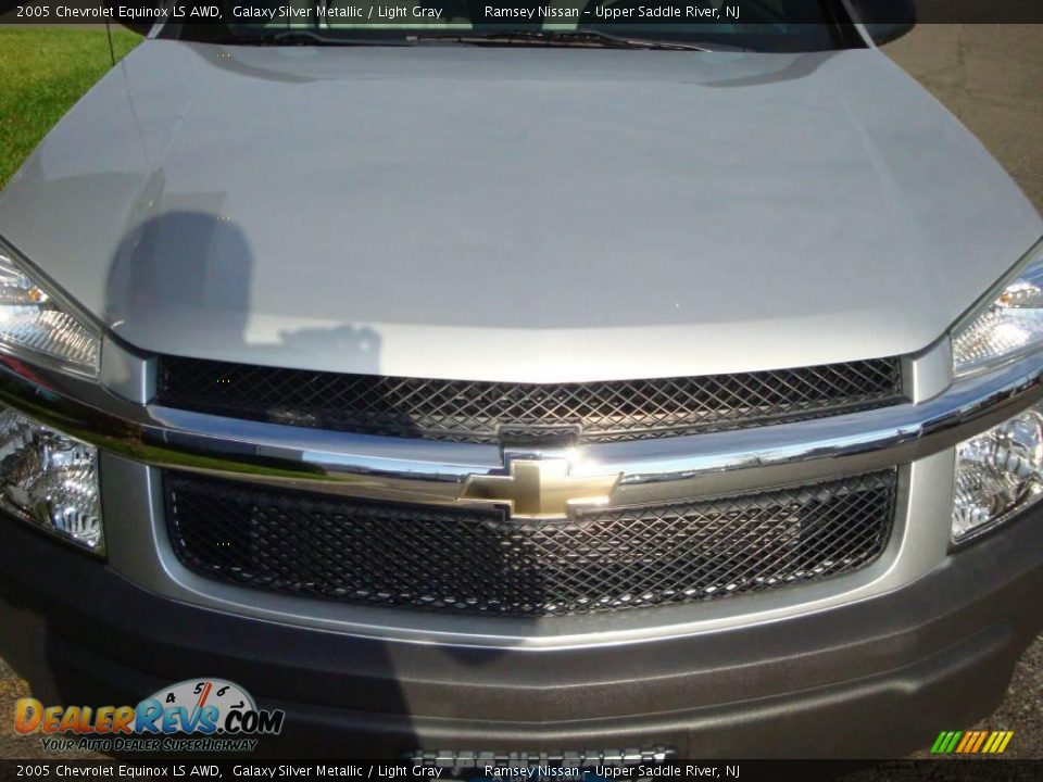 2005 Chevrolet Equinox LS AWD Galaxy Silver Metallic / Light Gray Photo #16