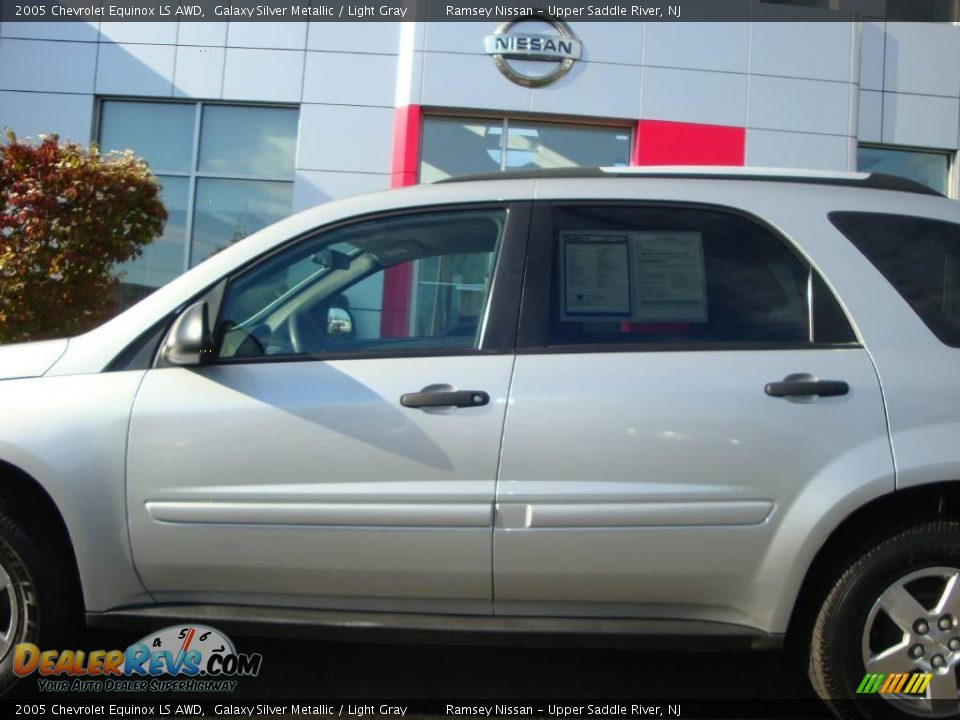 2005 Chevrolet Equinox LS AWD Galaxy Silver Metallic / Light Gray Photo #18