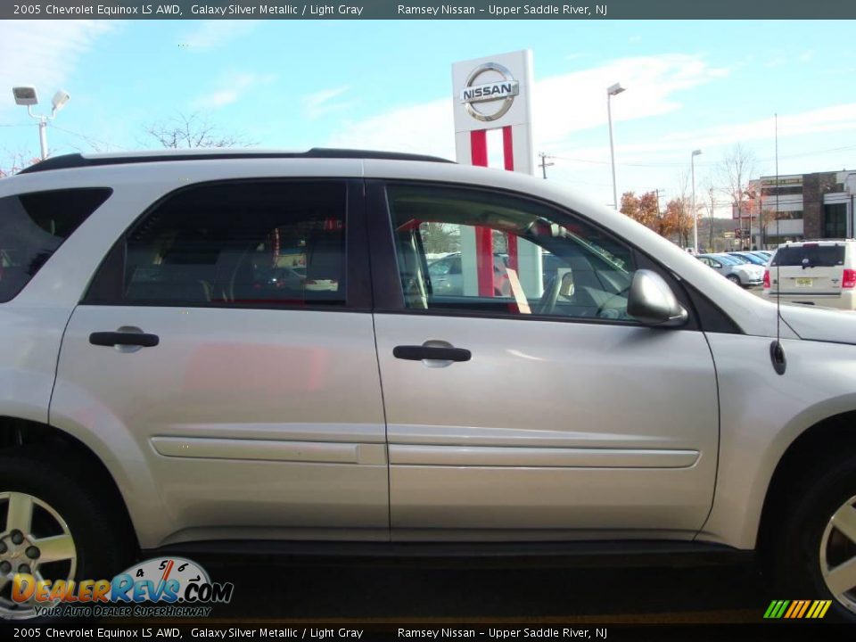 2005 Chevrolet Equinox LS AWD Galaxy Silver Metallic / Light Gray Photo #22