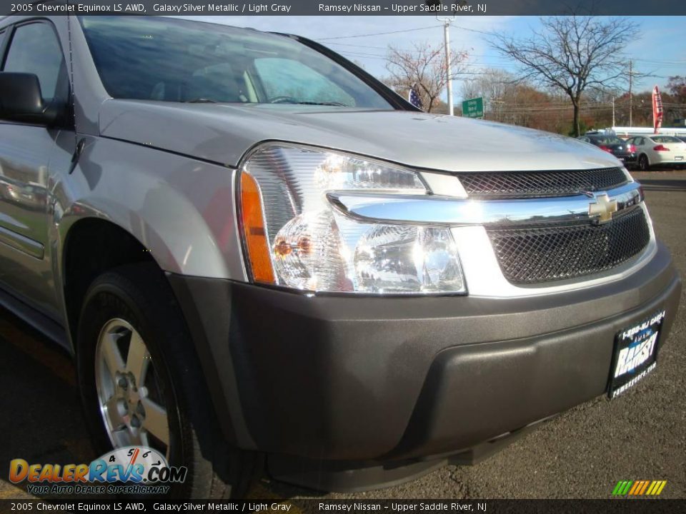 2005 Chevrolet Equinox LS AWD Galaxy Silver Metallic / Light Gray Photo #23