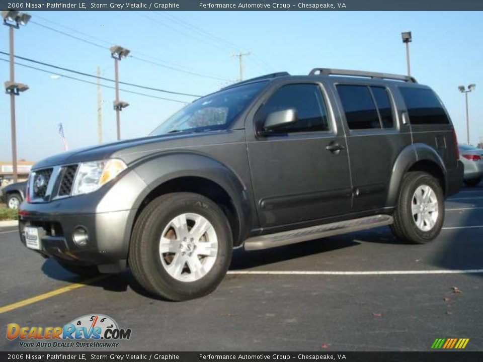 2006 Nissan Pathfinder LE Storm Grey Metallic / Graphite Photo #2