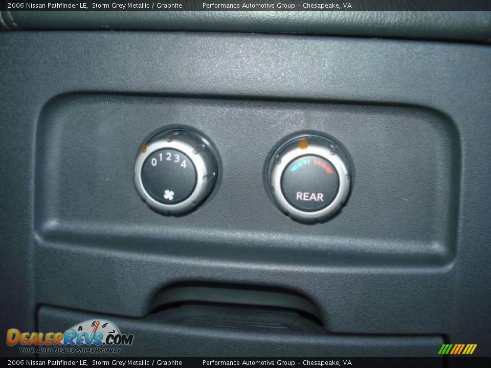 2006 Nissan Pathfinder LE Storm Grey Metallic / Graphite Photo #16