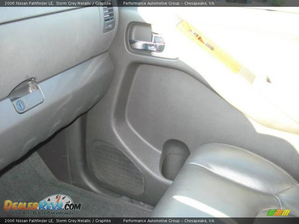 2006 Nissan Pathfinder LE Storm Grey Metallic / Graphite Photo #25