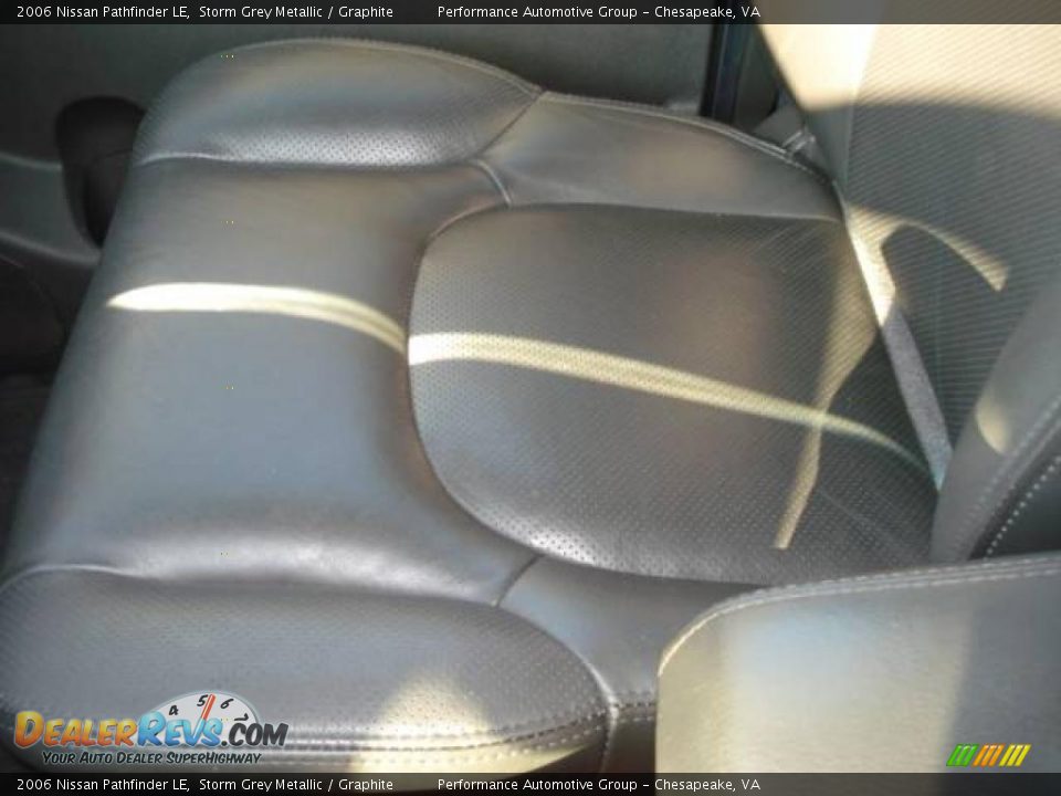 2006 Nissan Pathfinder LE Storm Grey Metallic / Graphite Photo #26