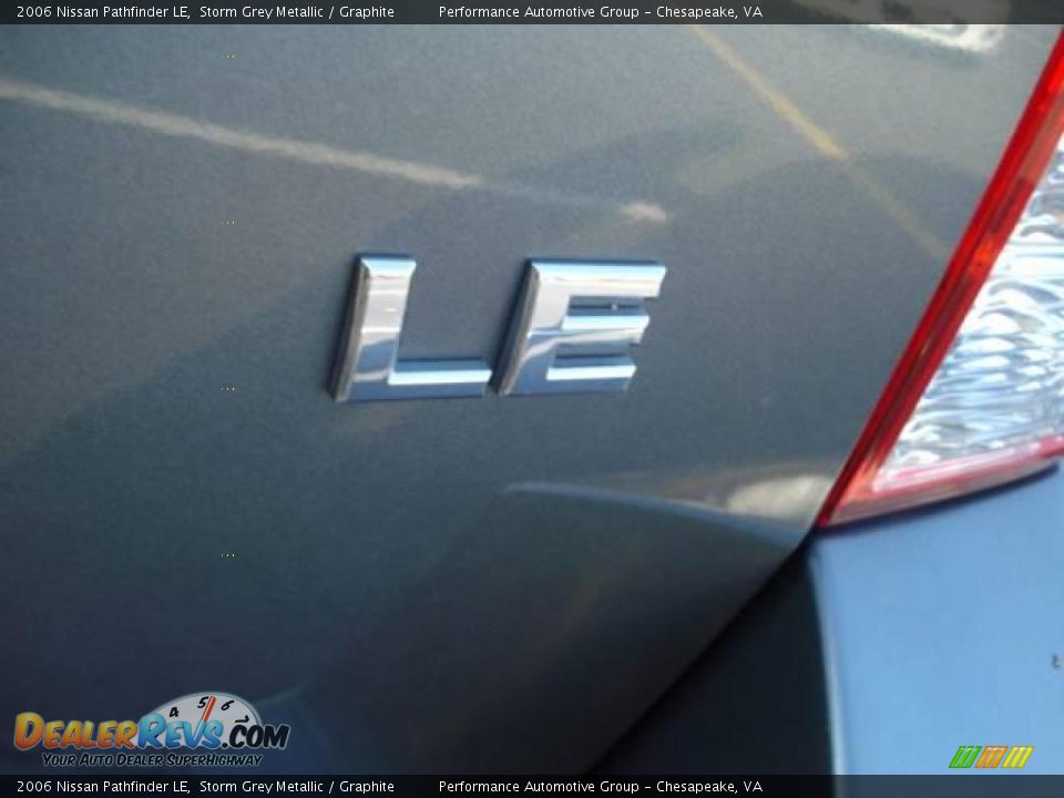 2006 Nissan Pathfinder LE Storm Grey Metallic / Graphite Photo #34