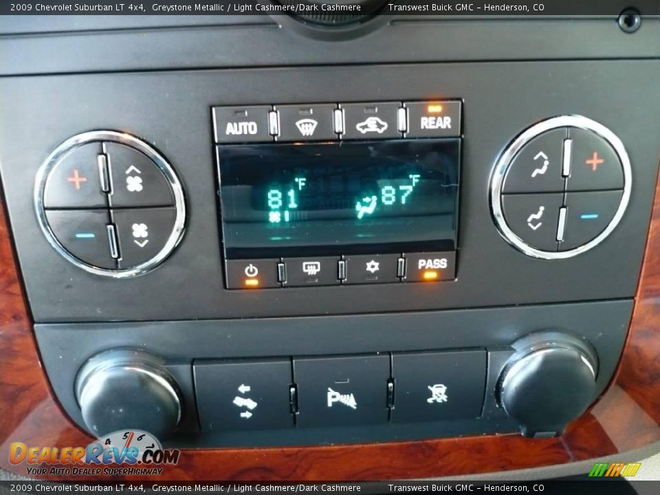 2009 Chevrolet Suburban LT 4x4 Greystone Metallic / Light Cashmere/Dark Cashmere Photo #30