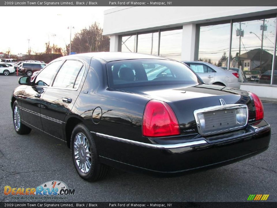 2009 Lincoln Town Car Signature Limited Black / Black Photo #4