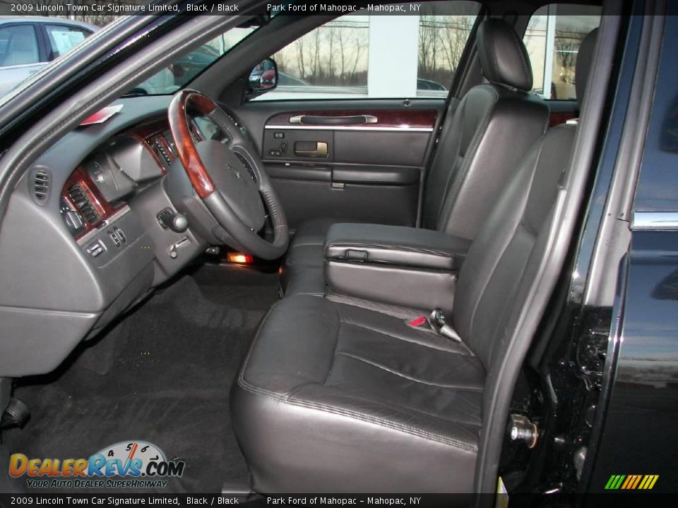 2009 Lincoln Town Car Signature Limited Black / Black Photo #5