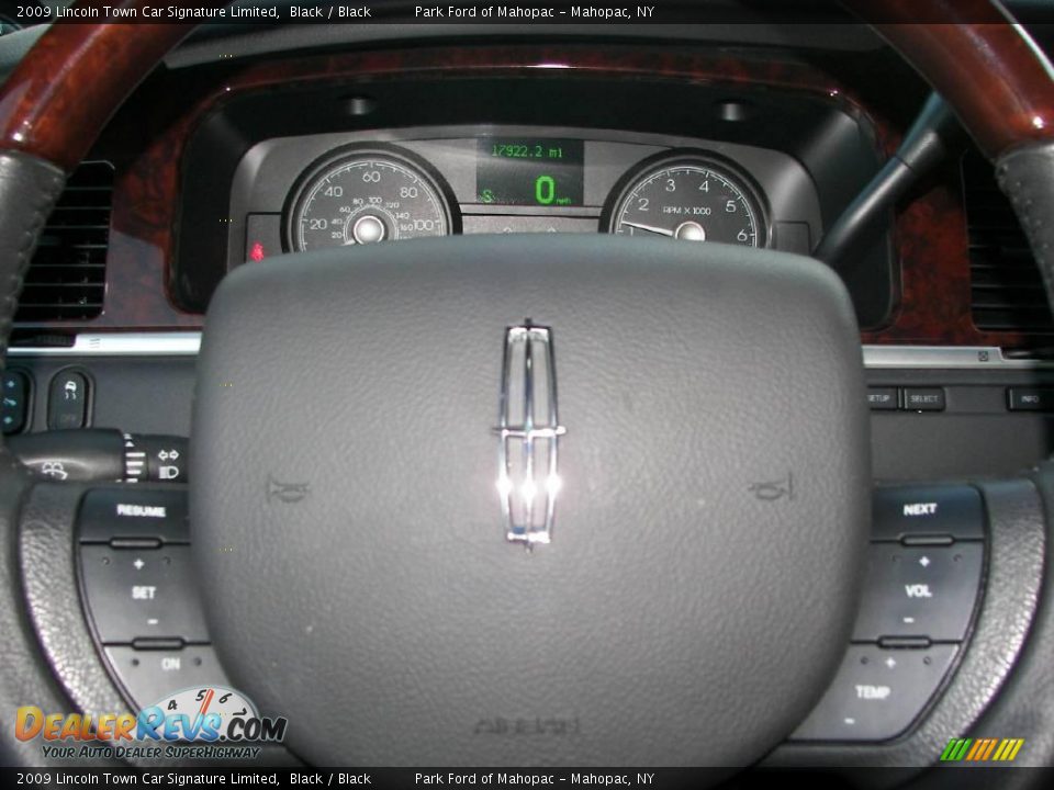 2009 Lincoln Town Car Signature Limited Black / Black Photo #12