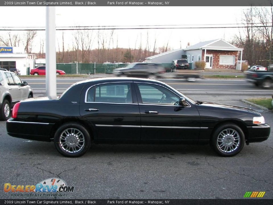 2009 Lincoln Town Car Signature Limited Black / Black Photo #16